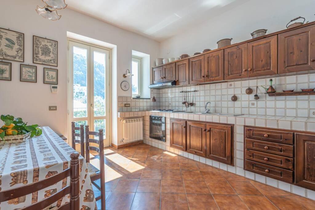 Casa Gege', For Up To 5 Guests, Shared Pool, Sorrento Center Apartment Luaran gambar